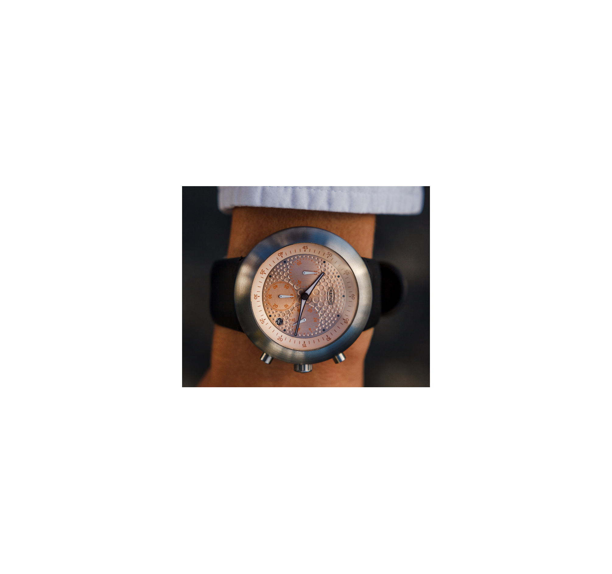 CHRONOPOD GOLD DOTS by IKEPOD. Quartz design chronograph