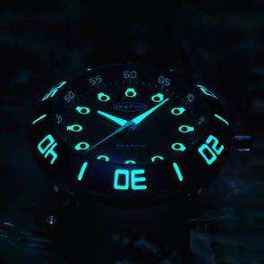 Seapod S003 "François".
Into the dark to see its fantastic lume.
Great design by @edgedesign9.
This 200 meters diver is non Iso for design and practical reasons. No lume on second hand and no 60 minutes indicator on the rotating bezel. We are sure you use a computer to dive and as we are free diving we do no want to mismatch second hand and minute one. Also we like this look! That's why.
.
.
#ikepodwatches
#ikepod
#lifestyle
#independentwatchmaking
#watchcollector
#urban
#dark
#lume
#luminova
#diver
#watchoftheday
#watchnerd
#horology
#uhren 

Great pictures by#pixelworks.co