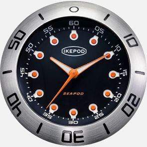 For us 2021 is the Seapod year. After relaunching the brand with some "replication" of iconic style it was time to create our own Ikepod and mix the best of Ikepod design with an incredible rotating bezel integration. We had the chance to meet another talented designer, Fabrice Gonet who understood exactly what we wanted. Having this watch in hand is a real pleasure.
Meeting talented people is a gift
We wish you all a merry Christmas
.
.
#ikepodwatches
#ikepod
#lifestyle
#fab_gonet
#designer
#watchesofinstagram
#watchoftheday
#watchnerd
#watchaddict
#diver
#luxurywatch